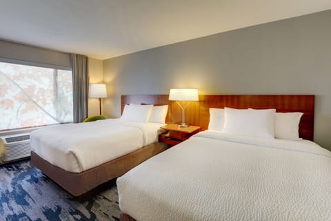 Premium bedding, in-room safe, desk, laptop workspace