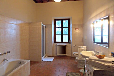 Villa, Multiple Bedrooms | Bathroom | Separate tub and shower, deep soaking tub, rainfall showerhead