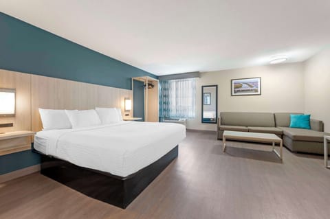 Pillowtop beds, desk, laptop workspace, iron/ironing board