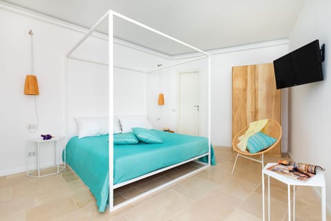 Superior Room | Minibar, in-room safe, free WiFi, bed sheets