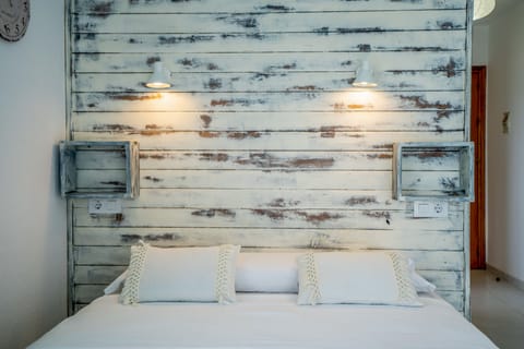 Superior Double Room | Desk, WiFi, bed sheets