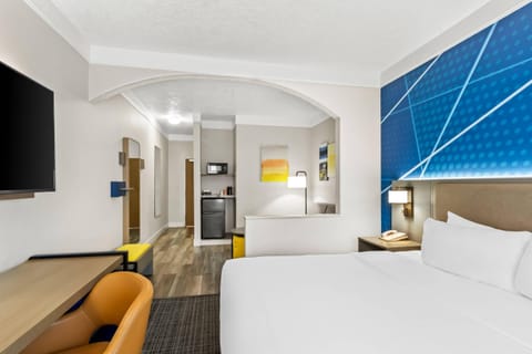 Suite, 1 King Bed, Accessible, Non Smoking | In-room safe, desk, blackout drapes, iron/ironing board