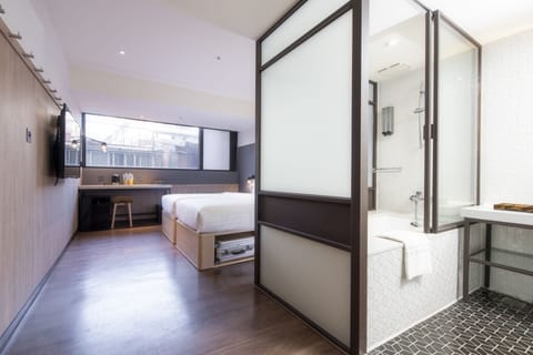 Deluxe Twin Room | In-room safe, desk, free WiFi, bed sheets