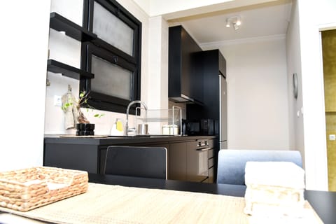 Apartment, 2 Bedrooms | Private kitchen | Full-size fridge, microwave, oven, stovetop