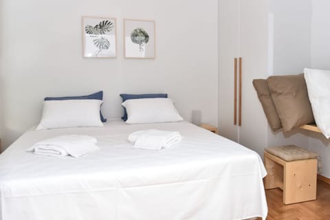 City Apartment, 1 Bedroom | 1 bedroom, iron/ironing board, free WiFi, bed sheets