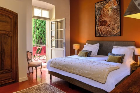 Deluxe Apartment | Premium bedding, in-room safe, individually decorated