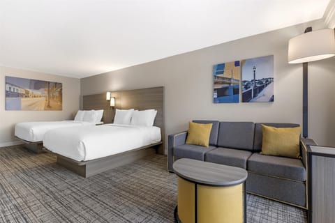 Standard Room, 2 Queen Beds, Non Smoking, Balcony (with Single Sofabed) | Desk, iron/ironing board, cribs/infant beds, free WiFi