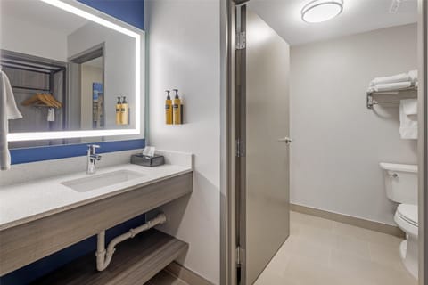 Standard Room, 2 Queen Beds, Non Smoking, Balcony (with Single Sofabed) | Bathroom | Combined shower/tub, free toiletries, hair dryer, towels