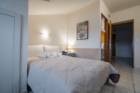 Economy Double Room | Egyptian cotton sheets, premium bedding, pillowtop beds