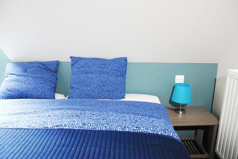 Double Room, 2 Twin Beds | Minibar, desk, soundproofing, free WiFi