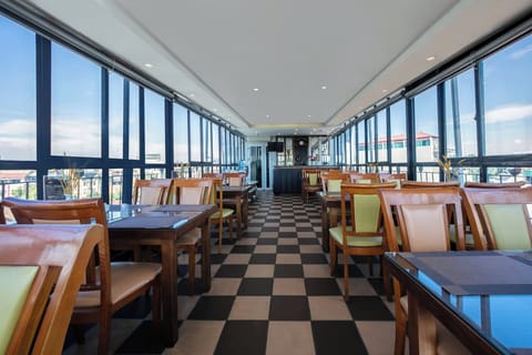 Free daily local cuisine breakfast