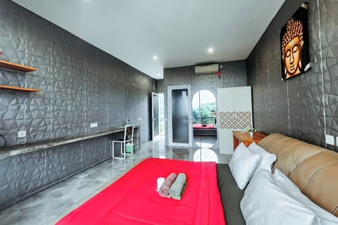 Deluxe Double Room, Private Bathroom | Free WiFi, bed sheets