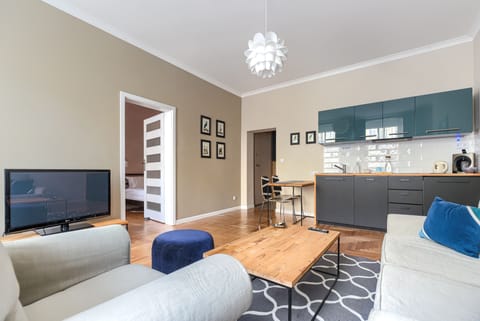 Superior Apartment, 1 Queen Bed with Sofa bed, Non Smoking | Dining room