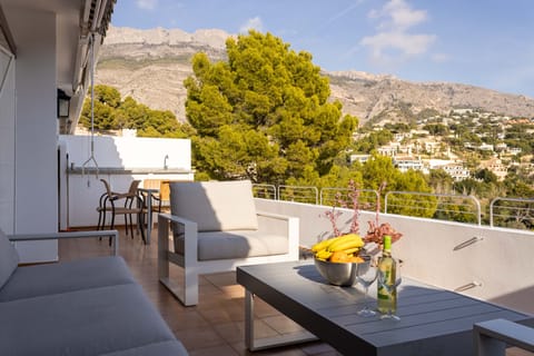 New outdoor furniture (1)