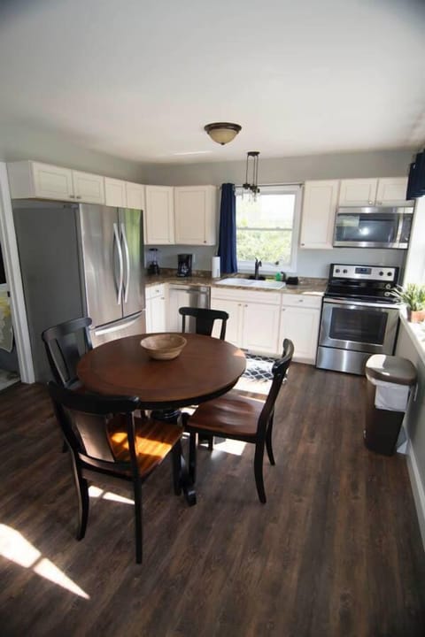 Backyard Cottage | 3 bedrooms, premium bedding, Select Comfort beds, individually decorated