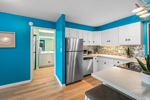 Functional kitchen with Quartz countertop