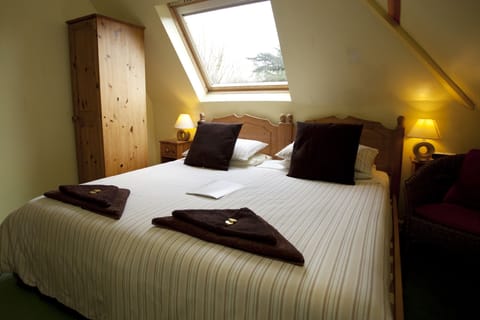 Super King Room, Ensuite, Non Smoking | Premium bedding, minibar, blackout drapes, iron/ironing board