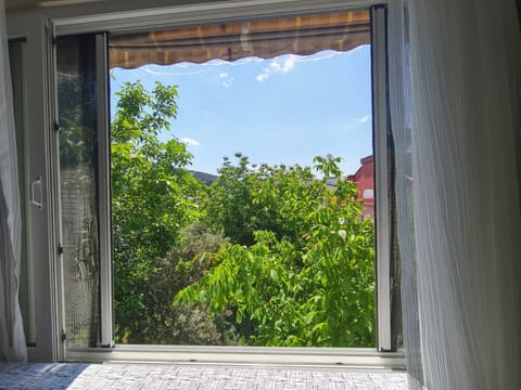 Family Room | Garden view