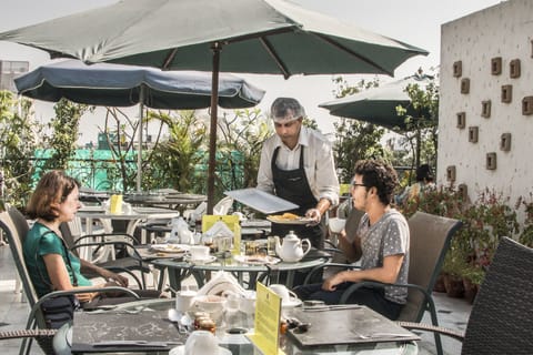 Free cooked-to-order breakfast
