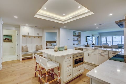 Beachside Tennis 1897 - Fully Renovated Kitchen