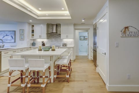 Beachside Tennis 1897 - Fully Renovated Kitchen