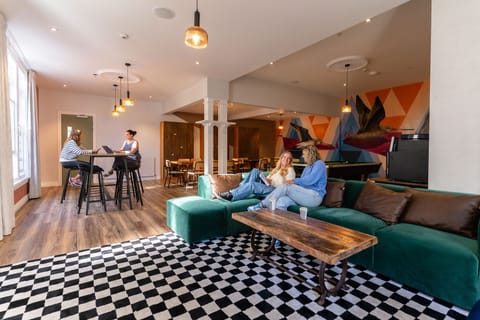 Lobby lounge