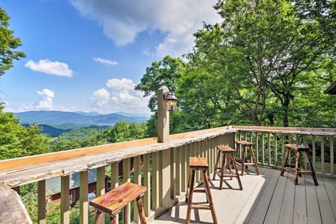 Blowing Rock Vacation Rental | 3BR | 2BA | 1,306 Sq Ft | Stairs Required