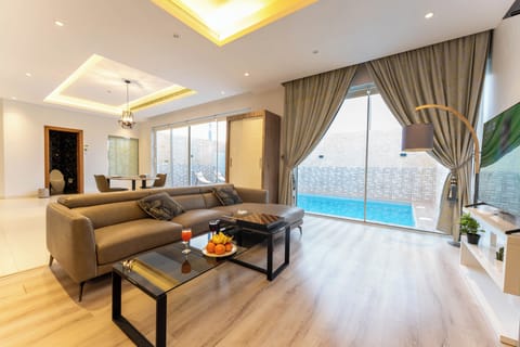 Honeymoon Villa (Private Jacuzzi) | Blackout drapes, iron/ironing board, free cribs/infant beds, free WiFi