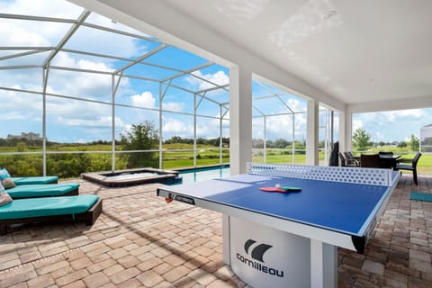 Private Pool & Spa & Outdoor Ping Pong Table Overlooking the Golf Course 