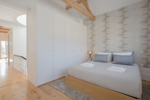 Comfort Apartment, 1 Bedroom, Terrace, City View | 1 bedroom, iron/ironing board, free WiFi, bed sheets