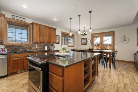 High end gourmet kitchen, stocked with everything you might need!