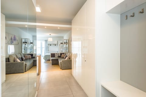 Apartment, Non Smoking (Love Dluxe) | Private kitchen | Full-size fridge, oven, stovetop, dishwasher