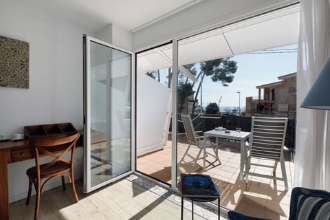 Exclusive Double Room, Non Smoking, Partial Sea View | Beach/ocean view