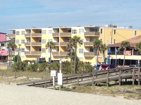 You can't get any closer than this.  Beach, Pier, dining, music. Best Location!