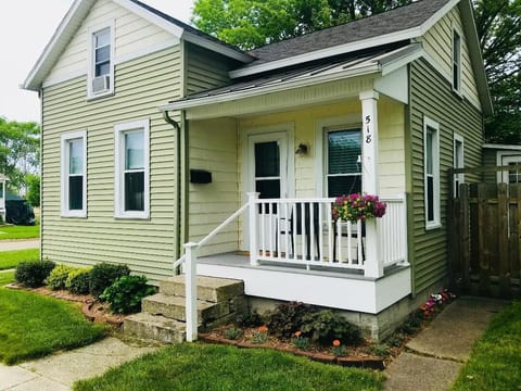 The Lovely Boardwalk Bungalow Paradise Awaits 😎