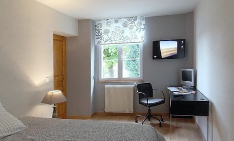 Classic Single Room, 1 Twin Bed, Non Smoking (Chambre 3) | Premium bedding, individually decorated, individually furnished, desk