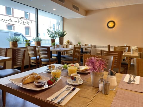 Daily buffet breakfast (EUR 14 per person)