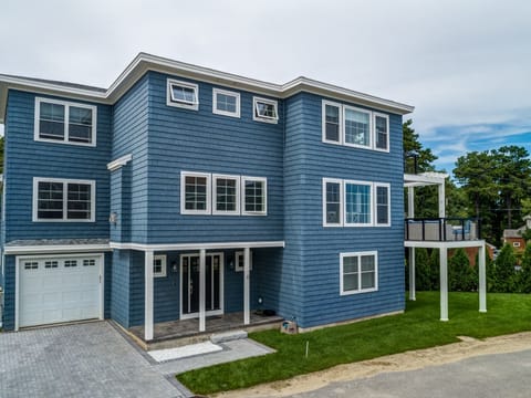 6 Sailboat Ln.