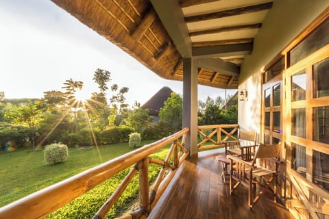 Honeymoon Cottage | Desk, soundproofing, free WiFi, bed sheets