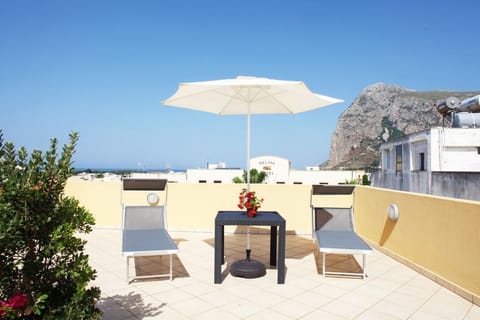 Sundeck