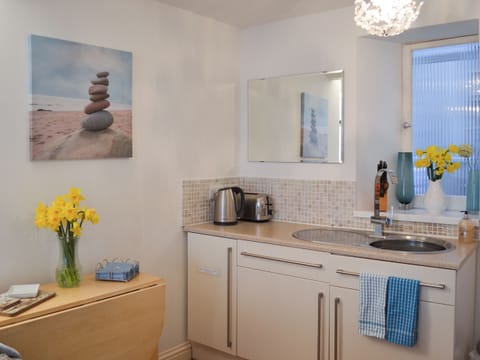 Modest dining/kitchen area | Salty Cottage, Newlyn, near Penzance