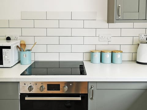 Spacious kitchen/dining room | Friesian Valley Cottages - Maple Barn - Friesian Valley Cottages , Mawla, near Porthtowan