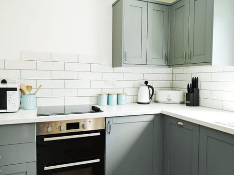 Spacious kitchen/dining room | Friesian Valley Cottages - Maple Barn - Friesian Valley Cottages , Mawla, near Porthtowan