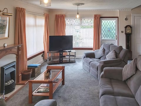 Living area | Garry Cottage, Pitlochry