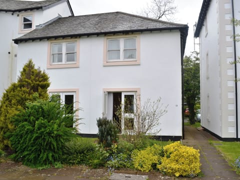 Exterior | 18 Elm Court - Greta Grove Apartments, Keswick