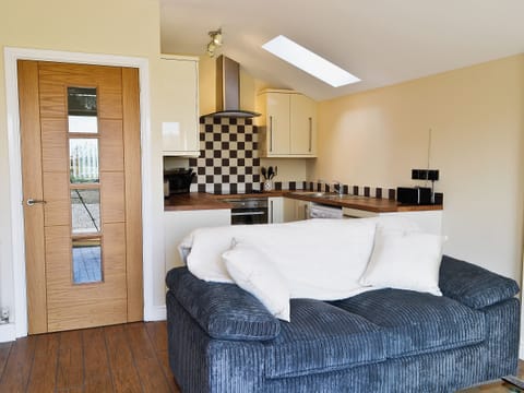 Open plan living/dining room/kitchen | Ashington Holiday Cottages - Hawthorne Cottage, Skegness