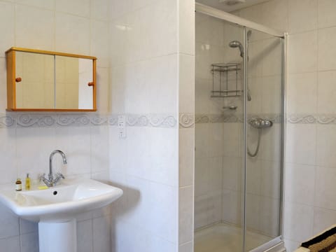 Shower room | Ostler&rsquo;s Cottage, Westborough, nr. Newark