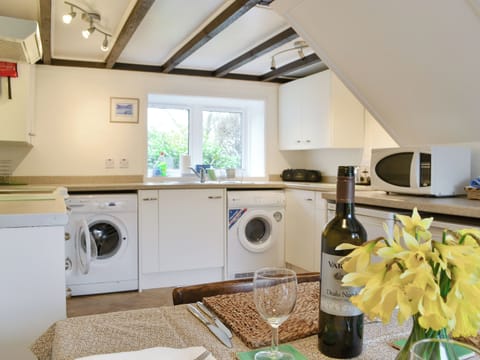 Well-equipped kitted kitchen with dining area | Blairhosh Cottage, Balloch, Loch Lomond