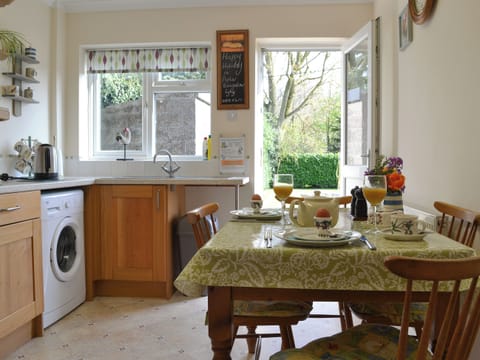 Well-equipped kitchen with dining area | Poplar Bungalow, Lyng, near Norwich