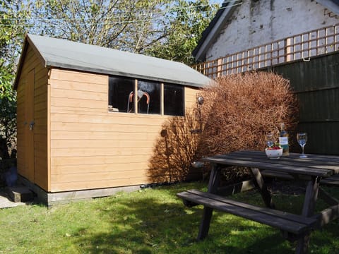 Sitting-out-area | Craigdarroch Cottage, Strathyre near Callander